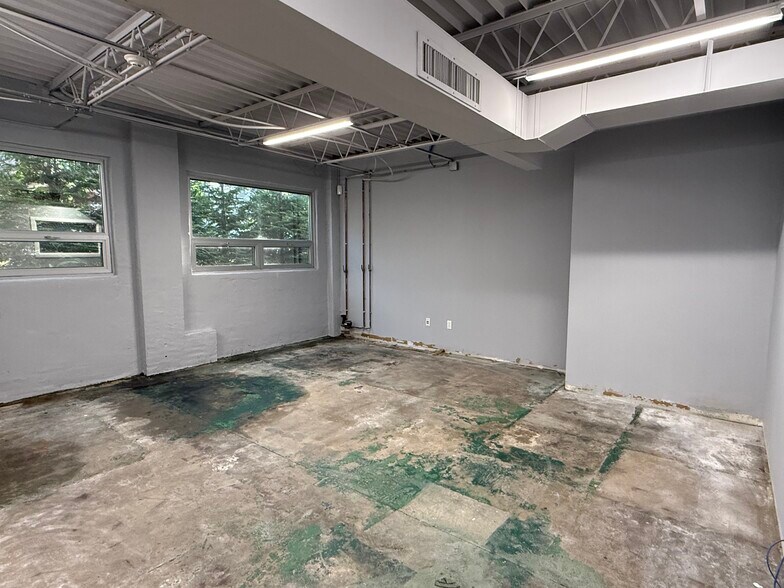 More Photos Of 53 Hancock St, Stratford Manufacturing For Lease