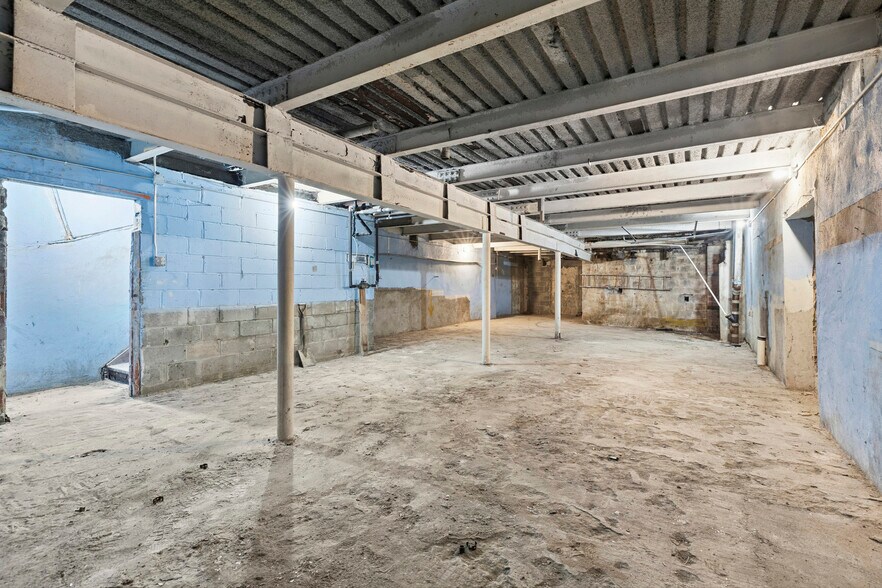 More Photos Of 527 Ninth Ave, New York Apartments For Lease