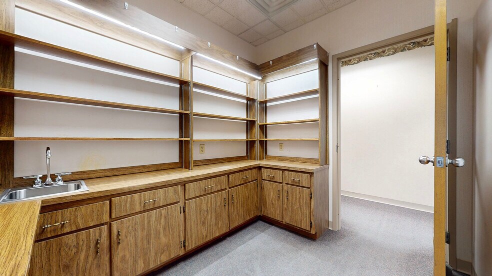 More Photos Of 2228-2230 Sunset Blvd, Steubenville Office For Lease