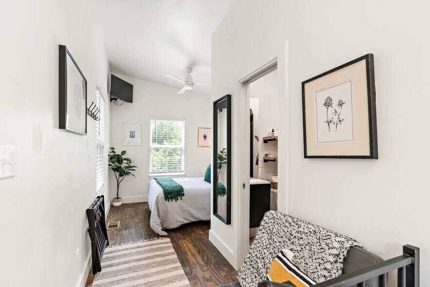 More Photos Of 511 S 10th St, Waco Specialty For Sale