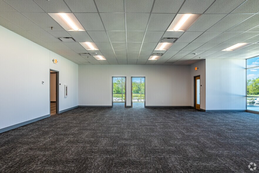 More Photos Of 5710 Inner Park Dr, Edwardsville Distribution For Lease