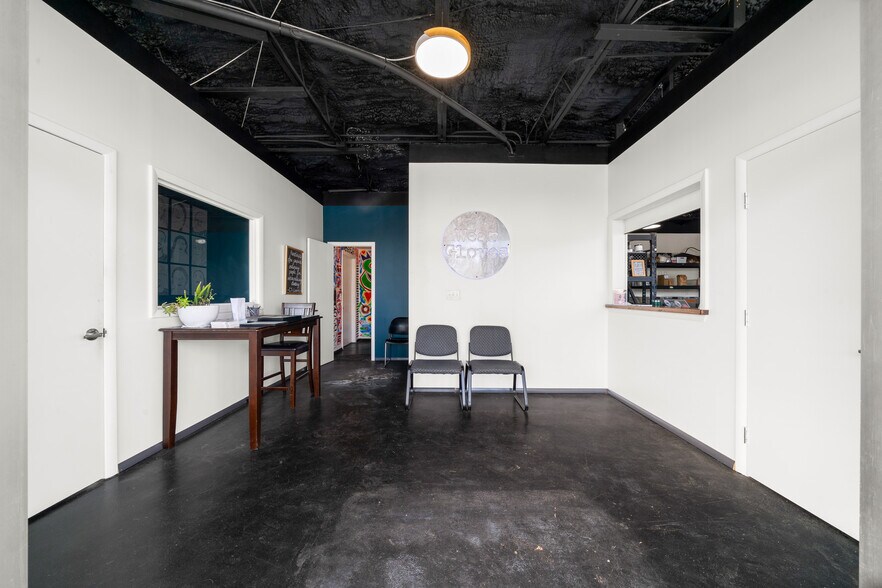 Primary Photo Of 98 NE 9th St, Ocala Unknown For Lease