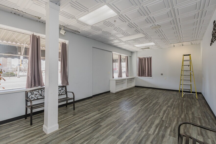 More Photos Of 724 N Main St, Newton Storefront For Sale
