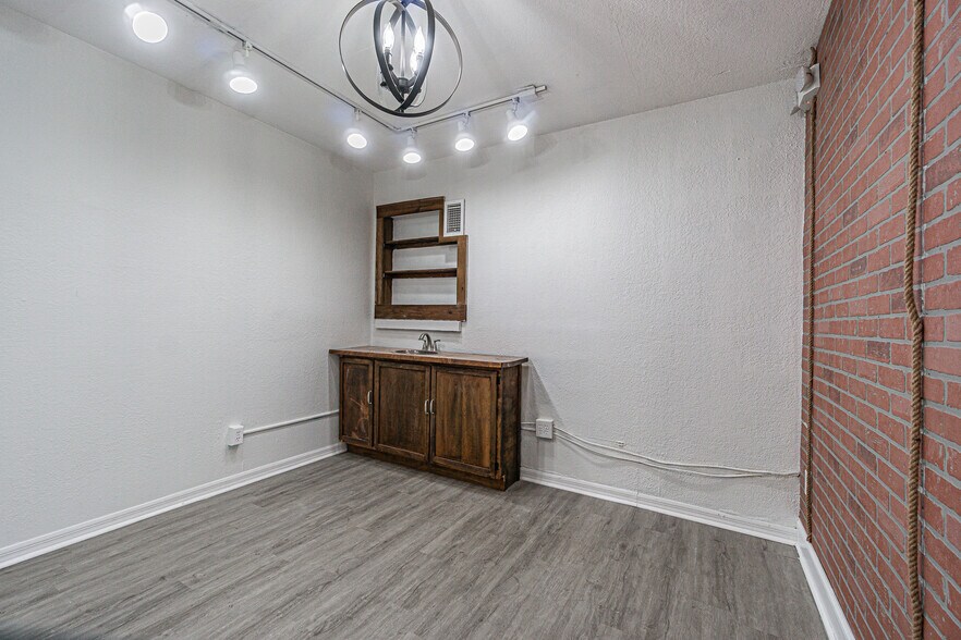 More Photos Of , Largo Unknown For Sale