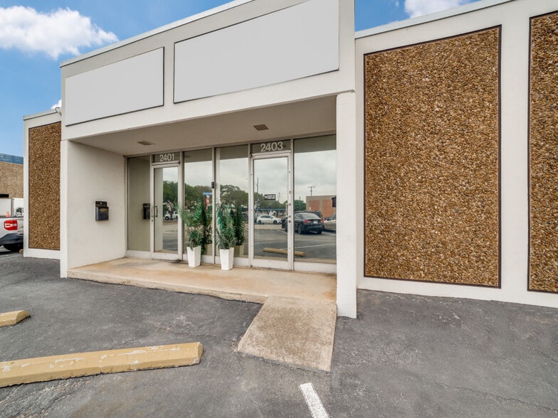 Primary Photo Of 2401-2407 Boardwalk St, San Antonio Warehouse For Lease