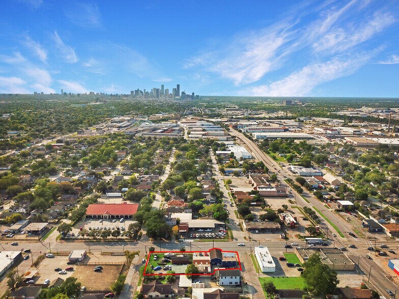 More Photos Of 1106 Wayside Dr, Houston Auto Repair For Sale