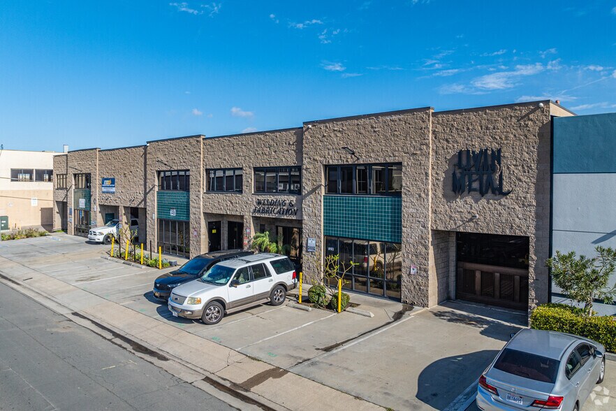 Primary Photo Of 3486 Kurtz St, San Diego Warehouse For Lease