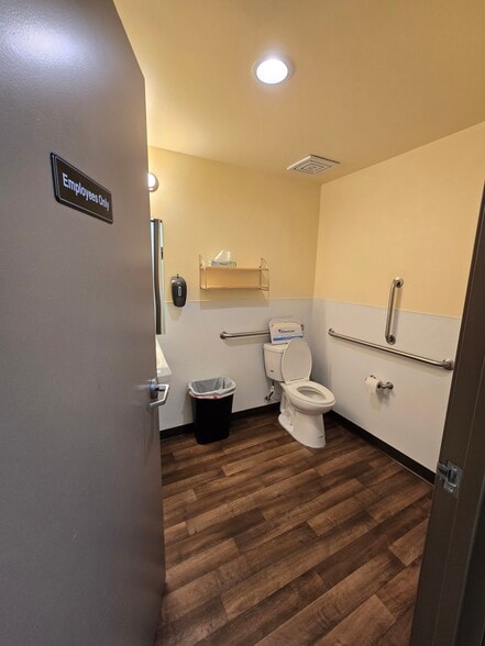 More Photos Of 6344 E Broadway Rd, Mesa Medical For Lease