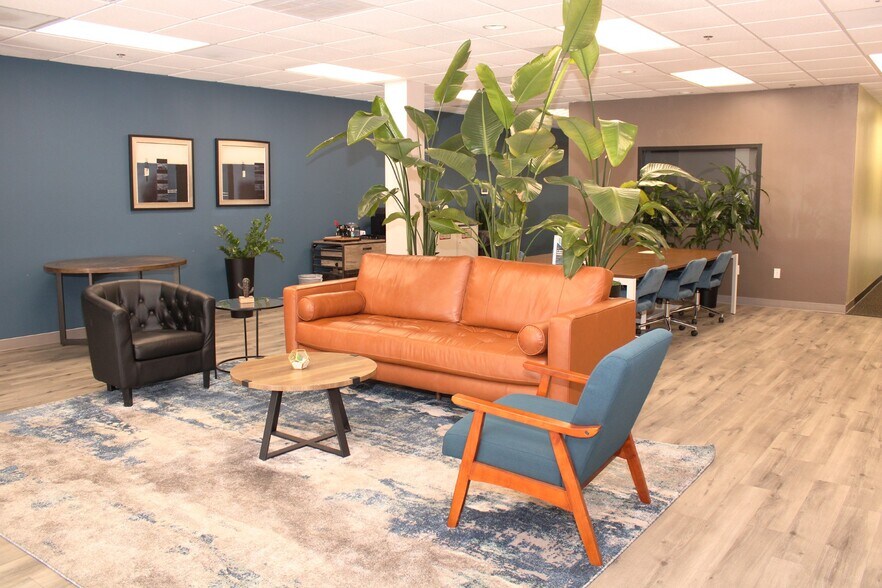 More Photos Of 7600 N 15th St, Phoenix Office For Sale