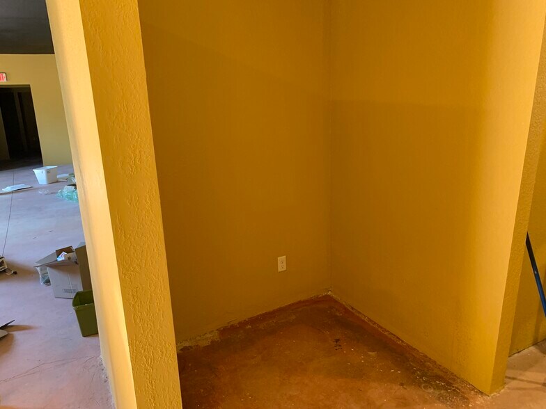 More Photos Of 1018 Union, Selma Storefront Retail Residential For Sale
