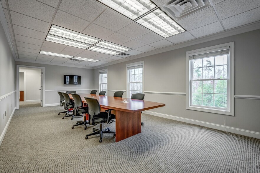 More Photos Of 95 Zion Station Ct, Troy Flex For Sale