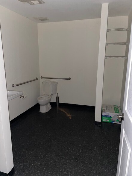 More Photos Of 9090 Jot Em Down Rd, Gainesville Warehouse For Sale