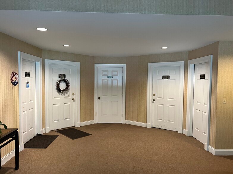 Primary Photo Of 1-8 Manor Dr, Hampton Medical For Sale