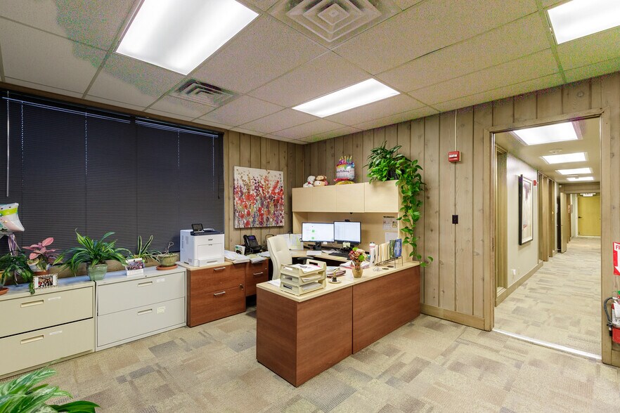 More Photos Of 3301 Santa Fe St, Corpus Christi Office For Lease