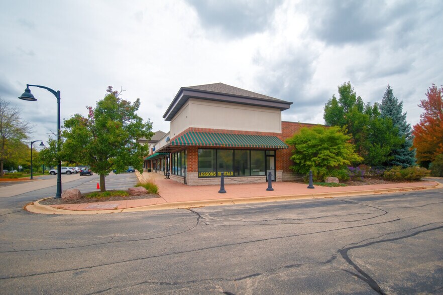 More Photos Of 1006-1078 E Algonquin Rd, Algonquin Freestanding For Lease