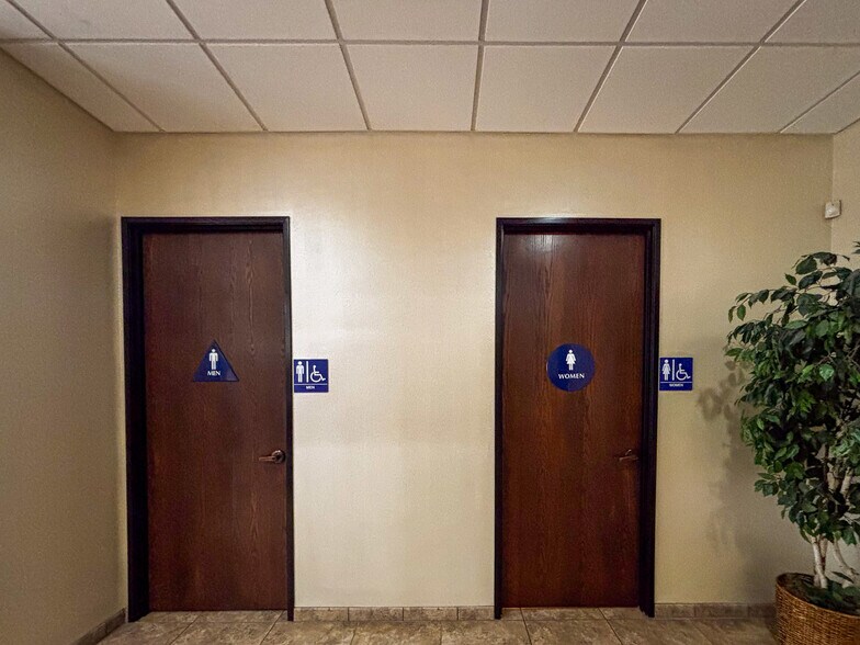 More Photos Of 45130 Golf Center Pky, Indio Warehouse For Sale