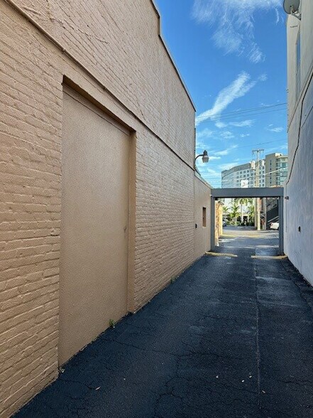 More Photos Of 1515 Broadway, Fort Myers Office For Sale