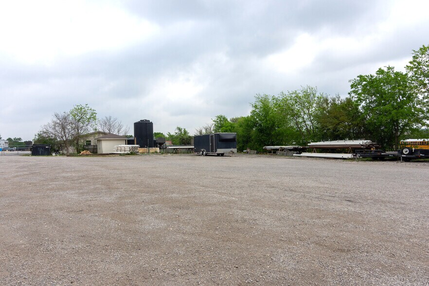 More Photos Of 2520 W Highway 290, Dripping Springs Light Manufacturing For Sale