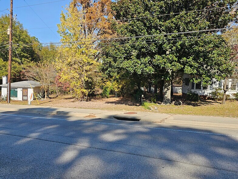 More Photos Of 1607 S Lake Dr, Lexington Land For Sale