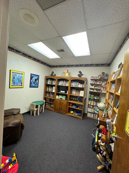 More Photos Of 71 Mack Walters Rd, Shelbyville Medical For Sale