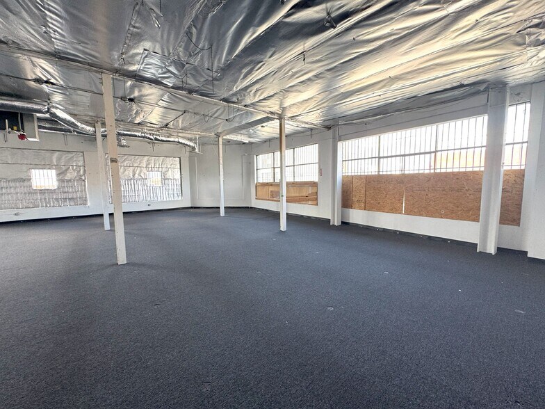 More Photos Of 600-602 E 12th St, Los Angeles Warehouse For Lease