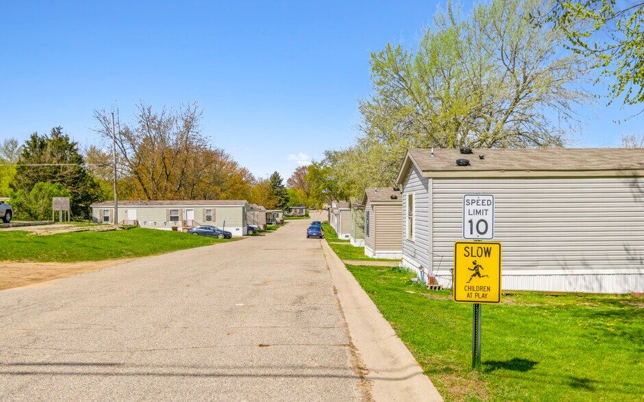 More Photos Of 12700 Colby Lake Rd, Laingsburg Manufactured Housing Mobile Home Park For Sale