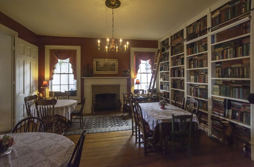 More Photos Of 313 S Green St, Glasgow Hospitality For Sale