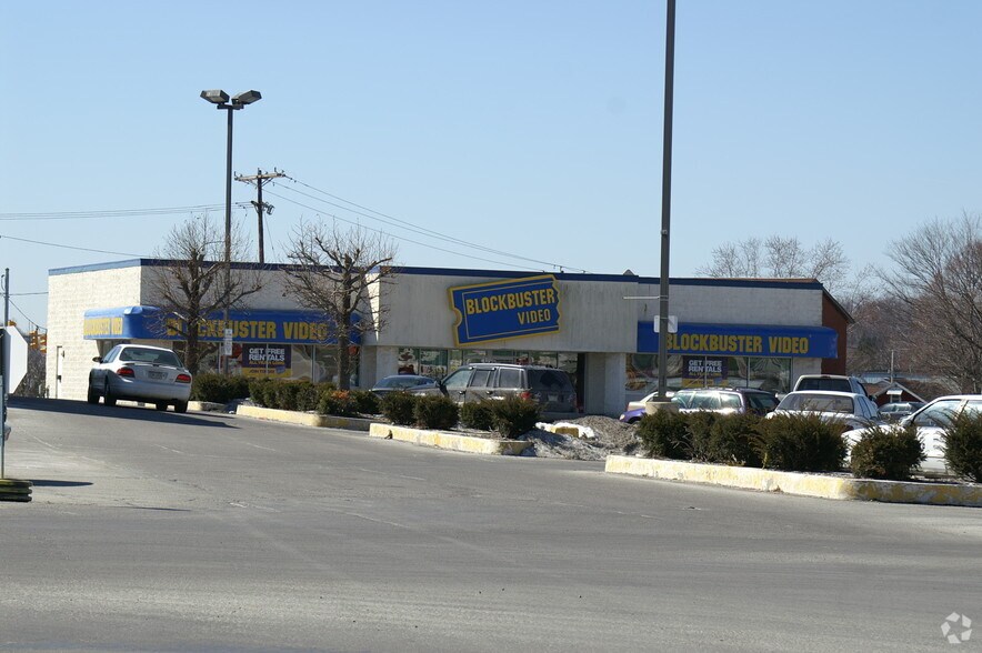 More Photos Of 1570 Oakland Ave, Indiana Storefront For Lease