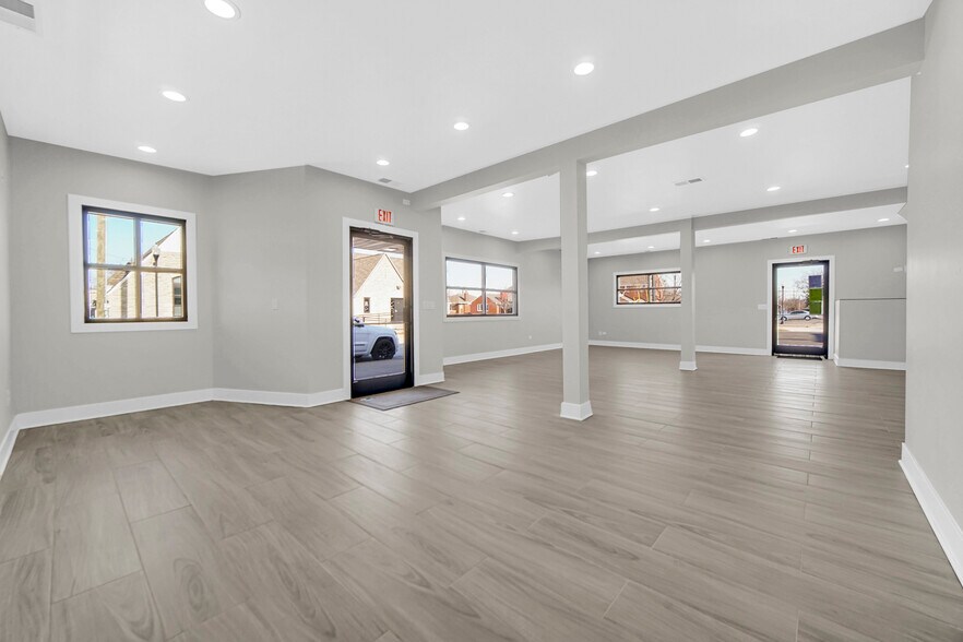 More Photos Of 2816 Martha St, Hammond Flex For Lease