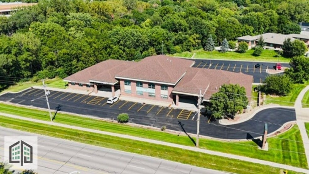 Primary Photo Of 3001 86th St, Urbandale Medical For Sale