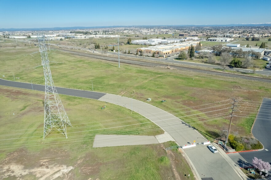 More Photos Of Winding Creek Rd @ Foothills Blvd, Roseville Unknown For Lease