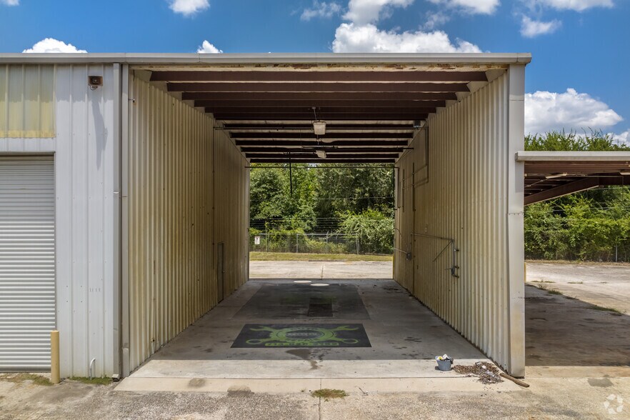 More Photos Of 32000 State Highway 249, Pinehurst Warehouse For Lease