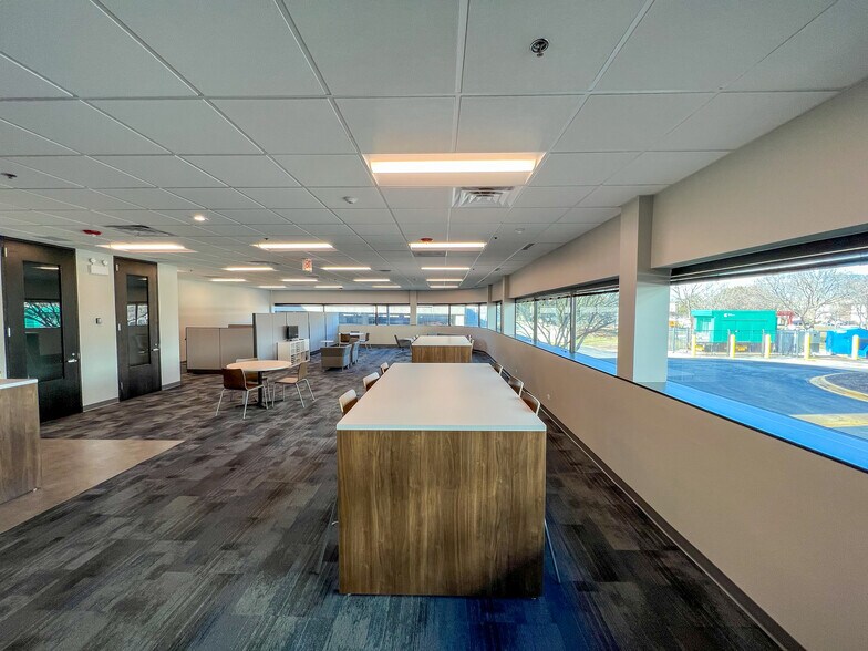 More Photos Of 5440 N Cumberland Ave, Chicago Unknown For Lease