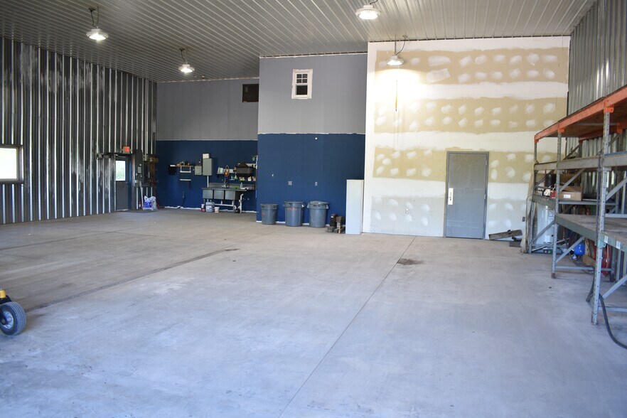 More Photos Of 135 Howard Rd, Fulton Industrial For Sale