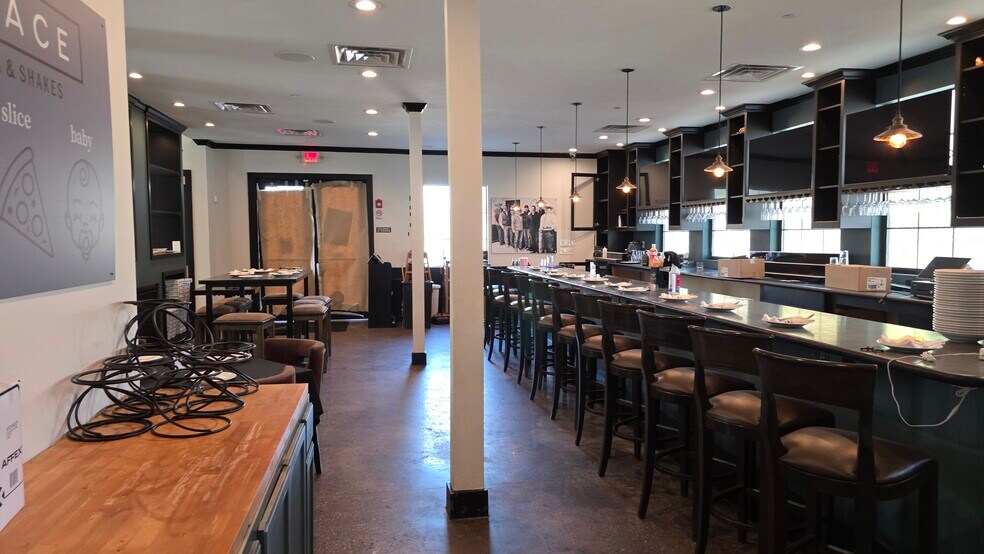 More Photos Of 801 Studewood St, Houston Restaurant For Lease