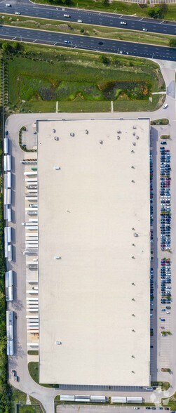 More Photos Of 191 E North Ave, Carol Stream Distribution For Lease