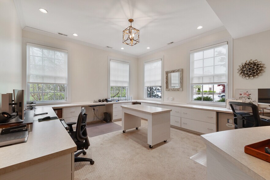 More Photos Of 3139 16th Street Rd, Huntington Medical For Sale