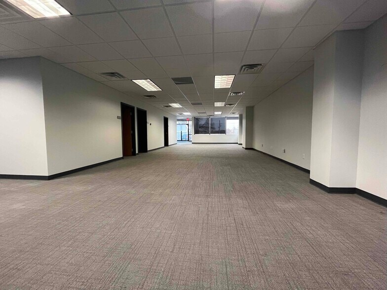 More Photos Of 1010 N 96th St, Omaha Office For Sale
