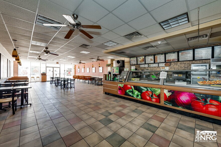 More Photos Of 321-329 Dodson St, Midland Storefront For Lease