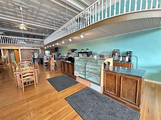 More Photos Of 203 N Main St, Monticello Storefront Retail Residential For Lease