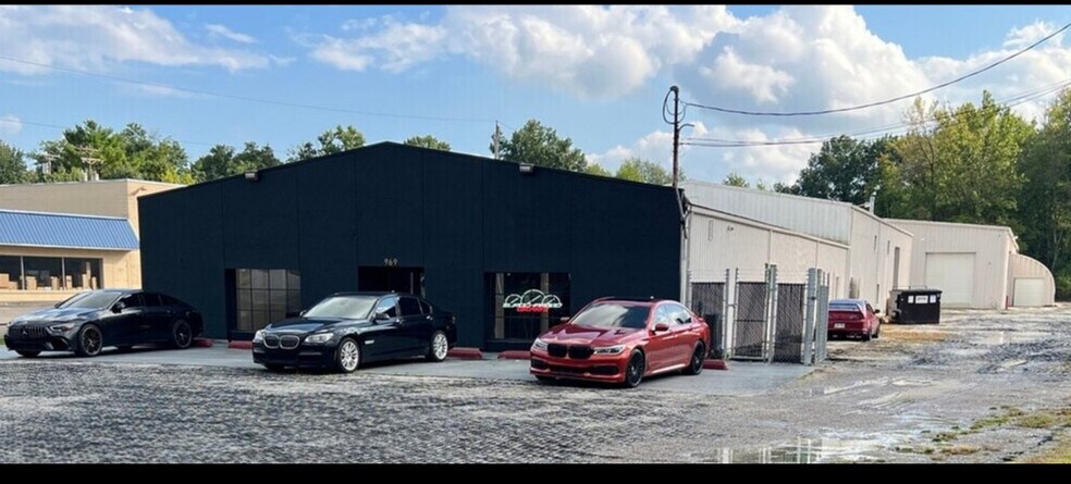 Primary Photo Of 969 Ohio Pike, Cincinnati Flex For Sale