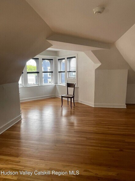 More Photos Of 420 Warren St, Hudson Office For Sale