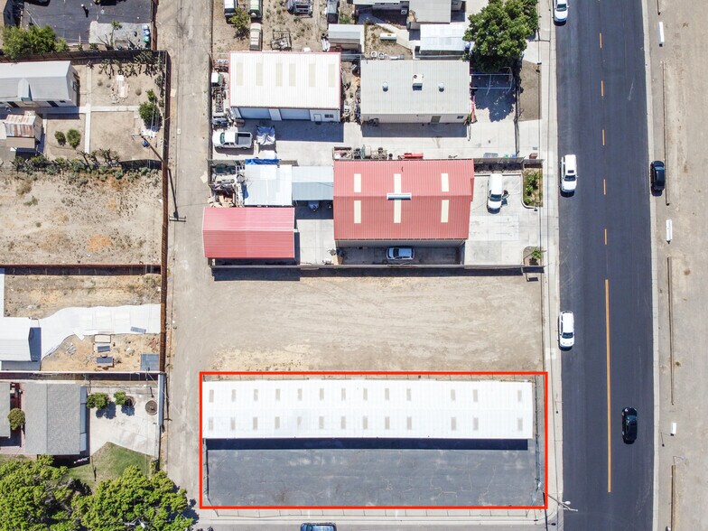 More Photos Of 906 G St, Los Banos Self Storage For Lease