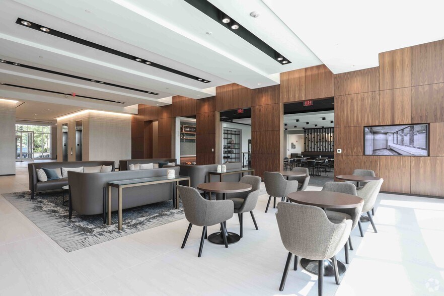 More Photos Of 2245 Monroe St, Herndon Office For Lease