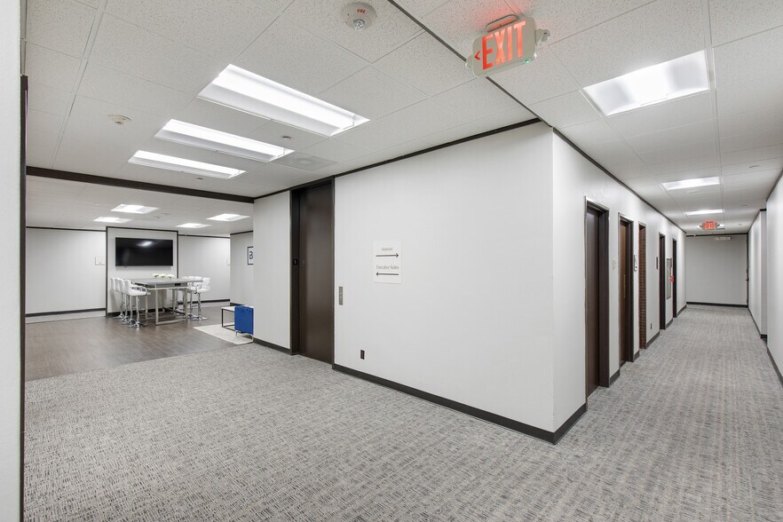 More Photos Of 8620 N New Braunfels Ave, San Antonio Unknown For Lease