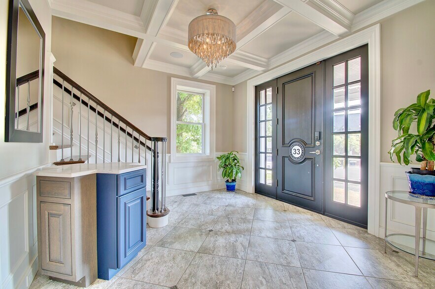 More Photos Of 33 N Fort Thomas Ave, Fort Thomas Office For Sale