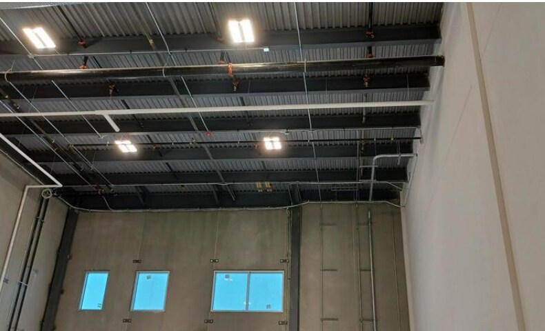 More Photos Of 450 39 St N, Lethbridge Warehouse For Lease