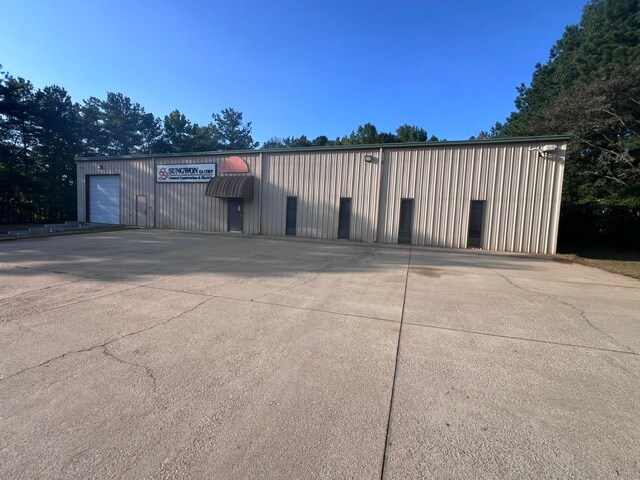 More Photos Of 107 Corporate Park East Dr, Lagrange Warehouse For Lease