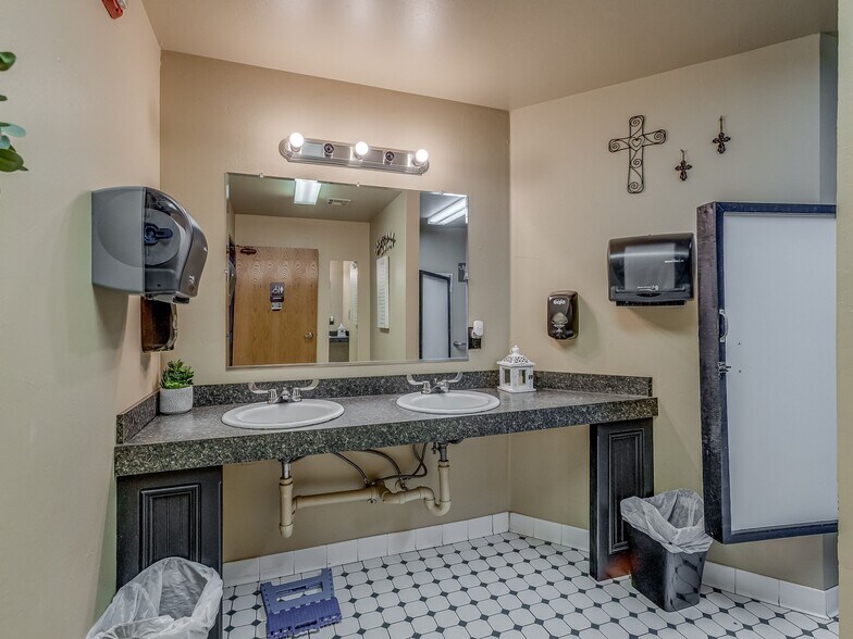 More Photos Of 14818 S Peebly Rd, Newalla Religious Facility For Sale