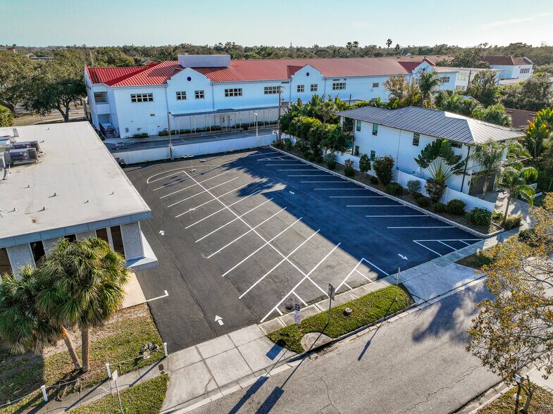 More Photos Of 2700 S Tamiami Trl, Sarasota Medical For Lease